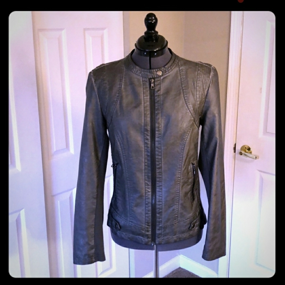 💖BOGO Metallic gray faux leather jacket
